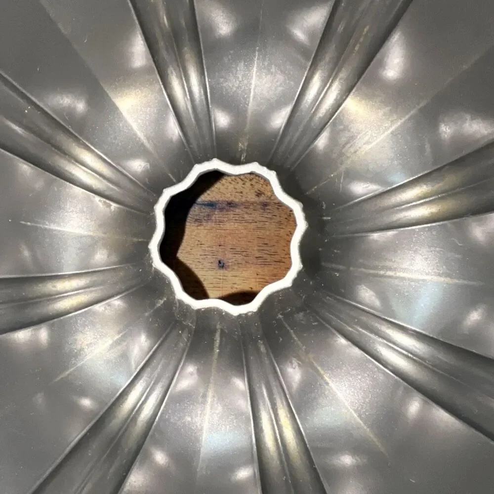 Wilton Fluted Bundt Cake Pan Nonstick Sculpted Swirl Tube Pan